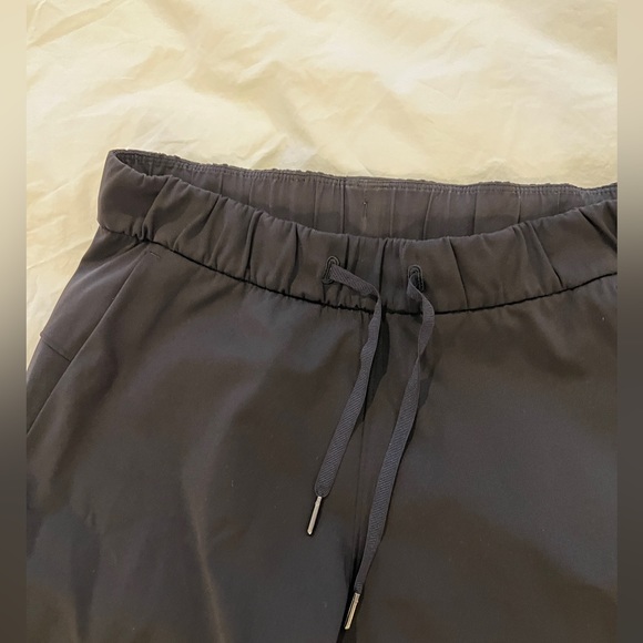 Lululemon relaxed joggers size 6 - Picture 2 of 6